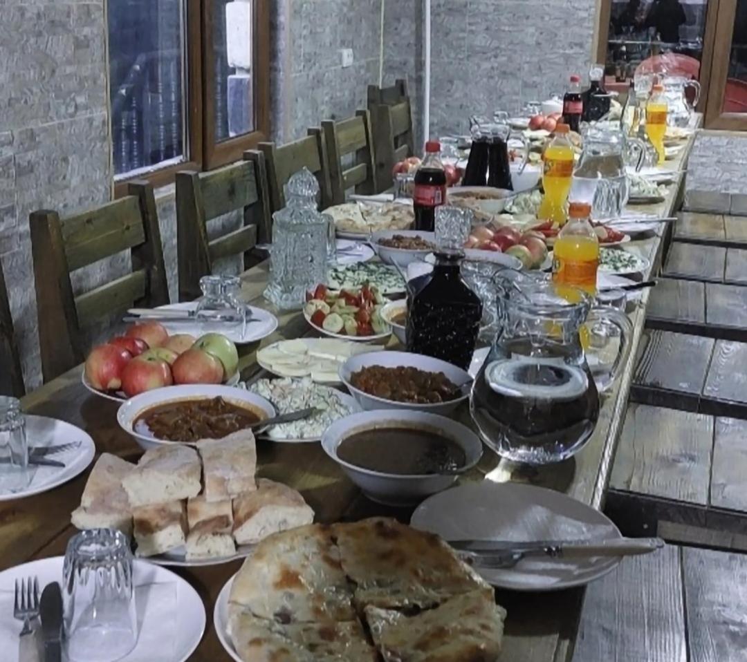 אושגולי Hotel Tekla מראה חיצוני תמונה
